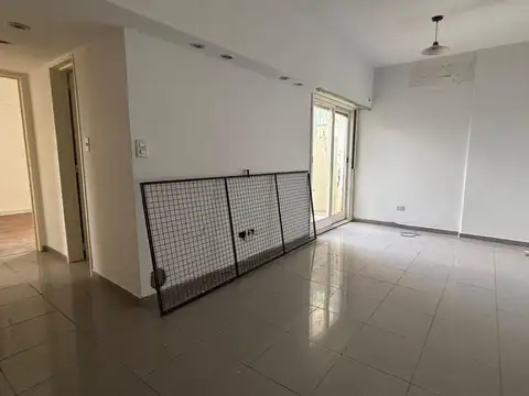 Departamento en Flores para mudarte, piso alto