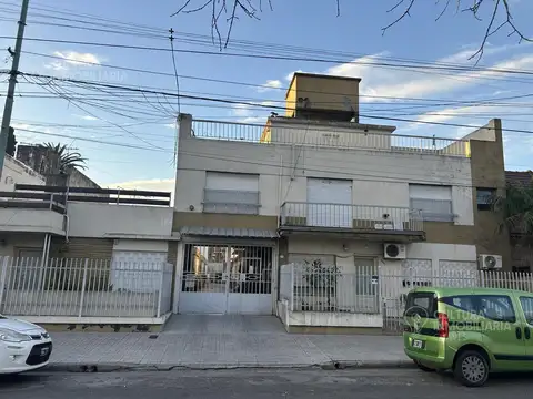 Depto Tipo Casa en Alquiler en Villa Sarmiento, $ 950.000