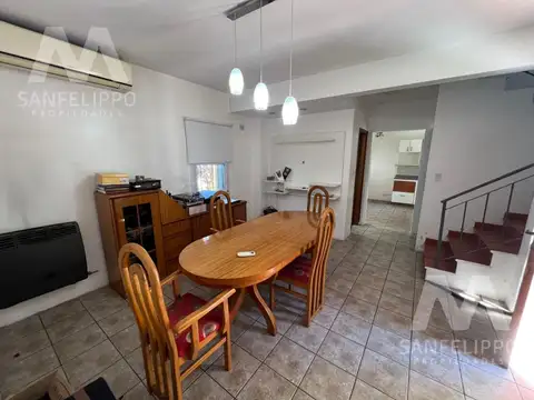 Casa en venta con Cochera y Jardín en Wilde, Avellaneda