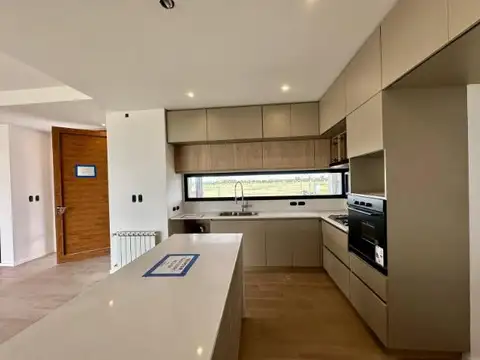 Casa en Venta en Vida Club De Campo, USD 530.000
