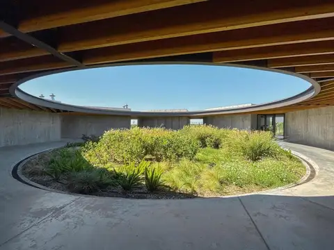 Casa 6 ambientes con 3 baños