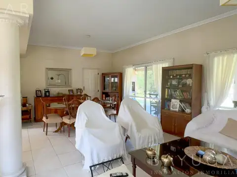 Casa 7 ambientes con 3 baños