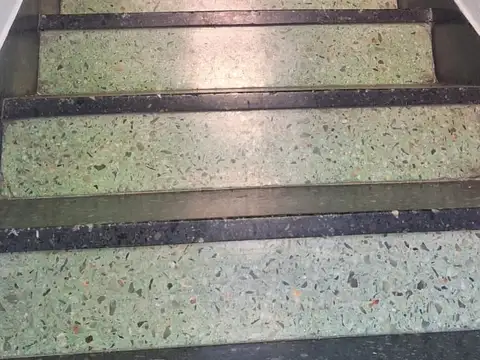 Depto Tipo Casa en Alquiler de 4 ambientes