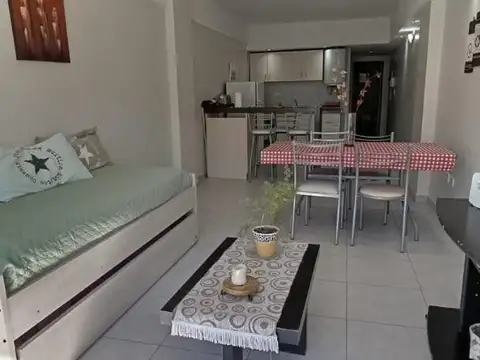 Departamento en Alquiler en Zona Guemes, $ 800.000