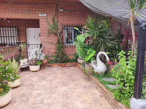 Depto Tipo Casa en Venta 41 años