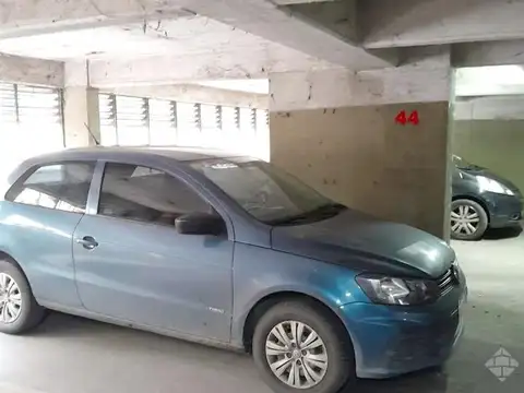 COCHERA FIJA CUBIERTA 16 M2 EN AGUERO AL 2000