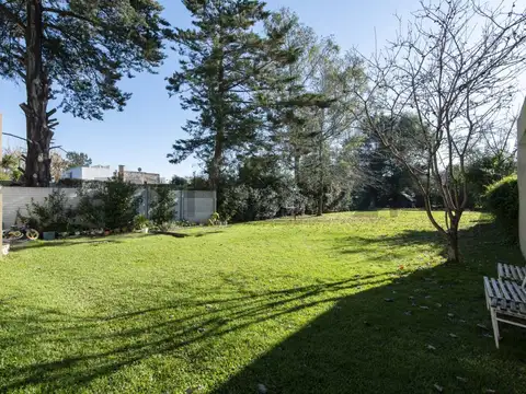 CASA EN VENTA EN CITY BELL DE 2 DORMITORIOS