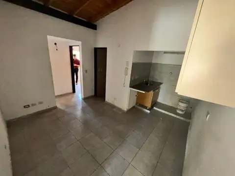 PH. ALTA 3 AMBIENTES SEGUNDO PISO POR ESCALERA