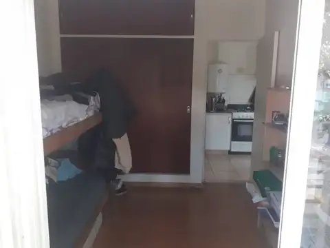 Departamento de 1 dormitorio con balcón al frente y Terraza Exclusiva con parrillero. Zona Medi...