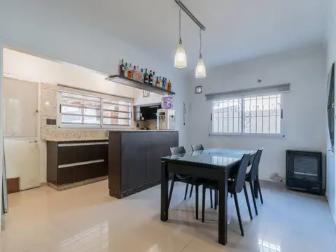 Casa en Venta en Jose Marmol, USD 180.000