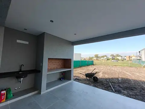 Casa en Venta en Pilar Del Este - Santa Elisa, USD 190.000