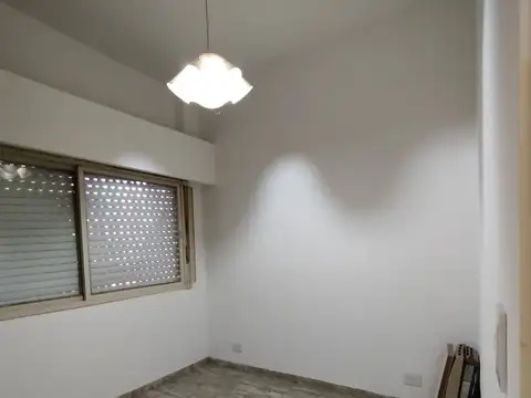 Venta depto refaccionado a metros de la estación