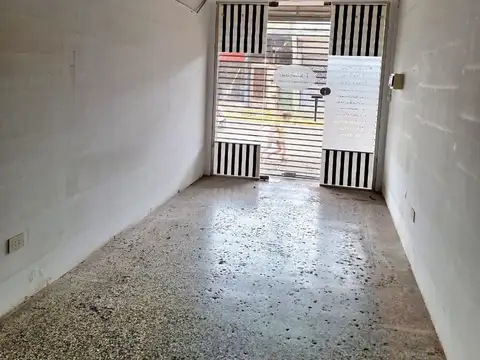 LOCAL EN ALQUILER  (Clientela latente ver descripción)