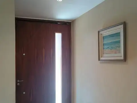 Casa 7 ambientes con 2 baños