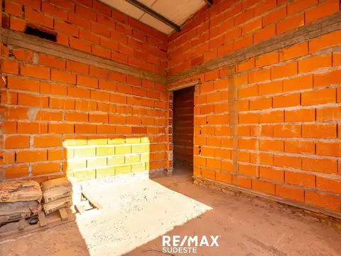 VENTA CASA EN CONSTRUCCION EN ING. WHITE