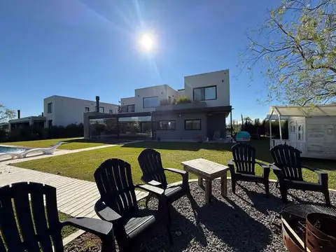 CASA EN VENTA - LA RESERVA CARDALES