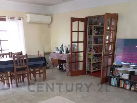 Casa 4 ambientes con 1 baño
