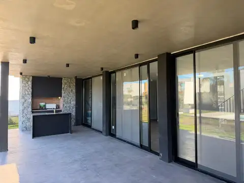 Casa en Venta al Este