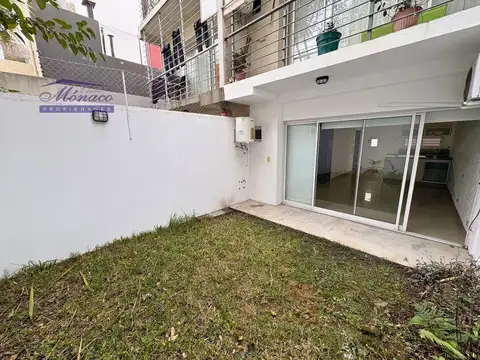 Depto Tipo Casa en Alquiler de Monoambiente