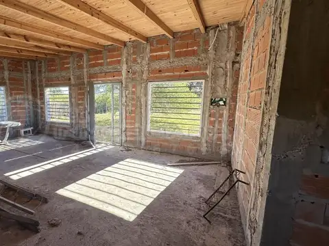 Casa a terminar con fracción de lote