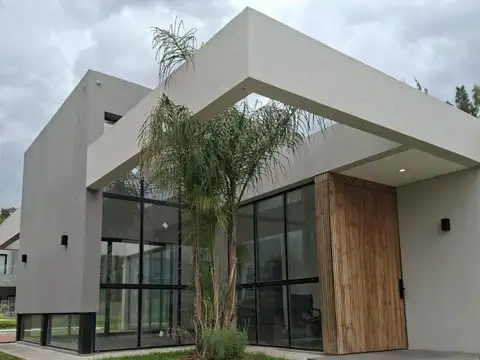 Venta de casa en lagos de Canning