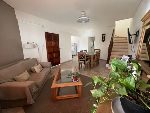 Depto Tipo Casa en Venta de 4 ambientes