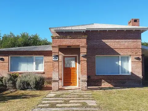 Casa en venta - 3 Dormitorios 2 Baños - Residencial I