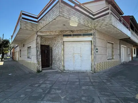 Local En Alquiler, Esquina Olleros y Cerrito, La Tablada