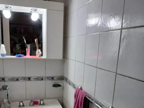 Depto Tipo Casa 4 ambientes con 2 baños