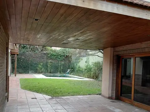 Casa en Alquiler en La Lucila, USD 3.500