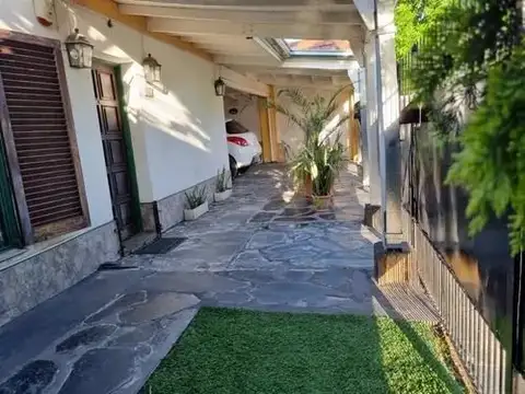 Casa en Venta en Castelar, USD 106.900