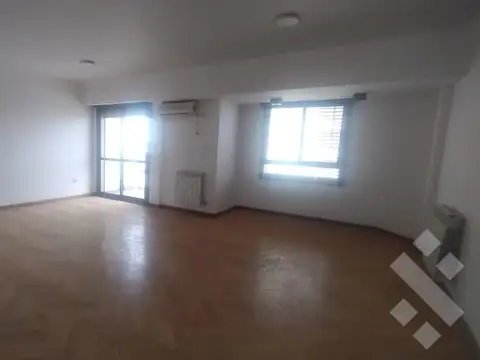 Venta Departamento 3 dorm. Roca al 50. Cipolletti. Rio Negro