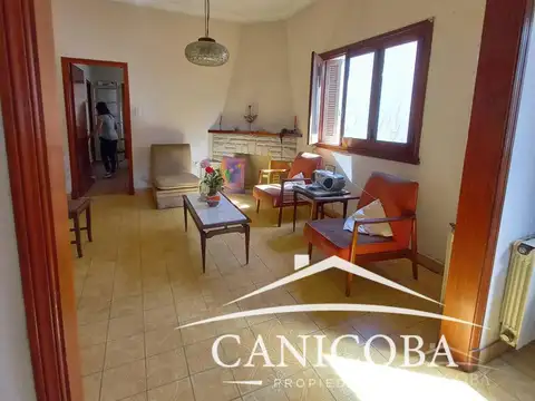 Casa 5 ambientes con 1 baño