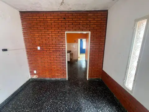 Casa 5 ambientes con 2 baños