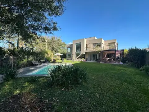 Casa en venta en Laguna del Sol con suite en planta baja