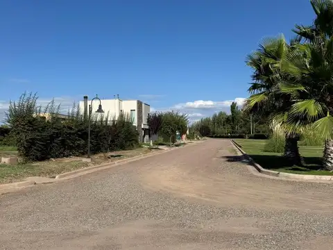 AZCUENAGA  al 1000 MAIPU- LUJAN DE CUYO