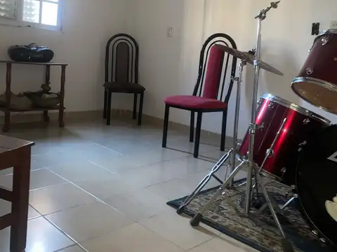 Hermosa casa 2 plantas, sobre Avenida San Lorenzo al 3100, Capitán bermudez