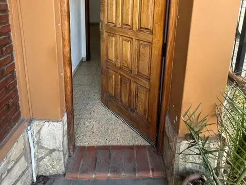 Casa en Alquiler en Haedo, $ 950.000