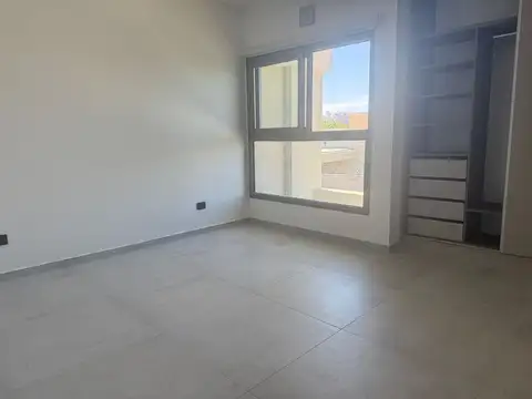 Casa 6 ambientes con 3 baños