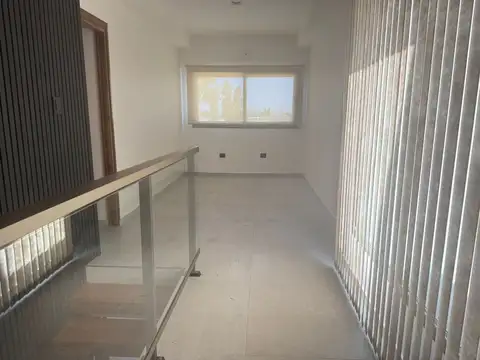 CASA DE CATEGORIA,A ESTRENAR. SANTA LUCIA