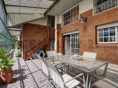 VENTA CASA 4 AMBIENTES CON DEPENDENCIA| ESCRITORIO|LOCAL|COCHERA - PARQUE AVELLA