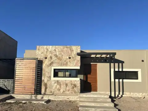 Casa en Venta – Barrio Privado Ciro de Vieytes, Maipú.
