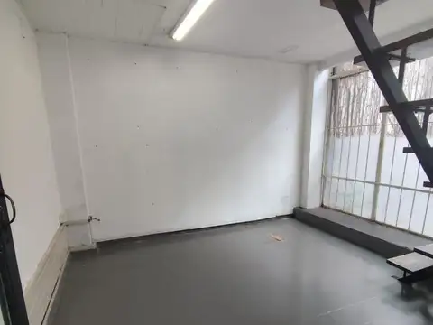 Local en Alquiler con entrepiso