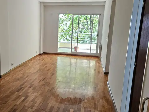 Ceretti 2100, Piso 3