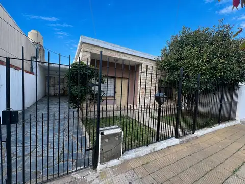 Venta casa americana en Castelar Norte