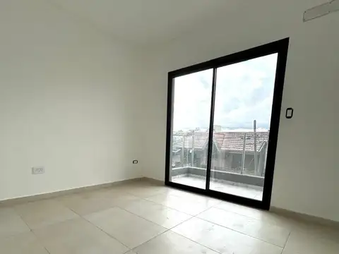 Departamento en Alquiler en Lomas del Mirador, $ 550.000