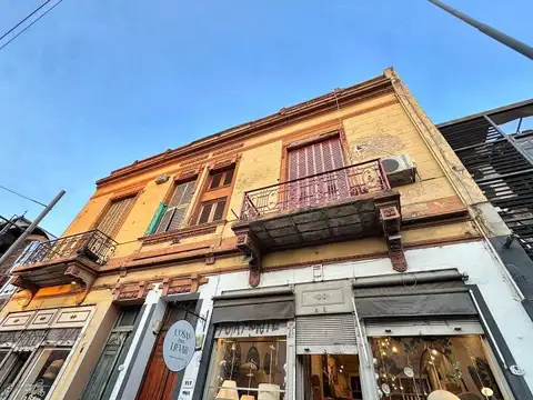 Casona en alquiler comercial en Güemes: 150 m², 5 ambientes y terraza