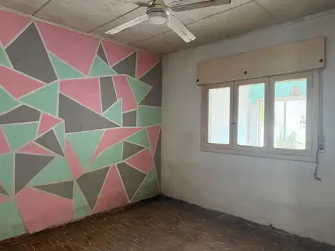 Casa 4 ambientes con 1 baño