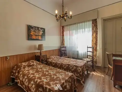 Casa 18 ambientes con 3 baños