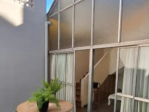 Depto Tipo Casa en Venta con 1 cocheras